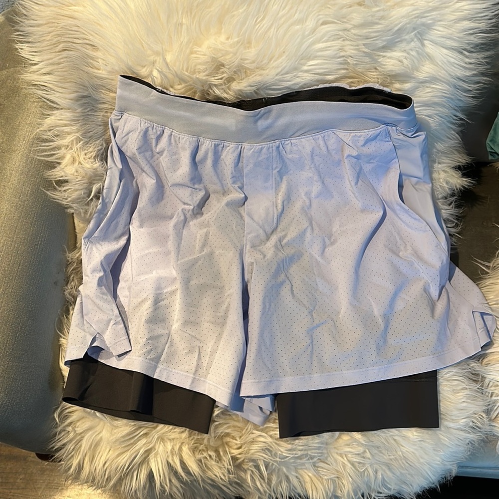 Men’s lined workout short, never worn, size L